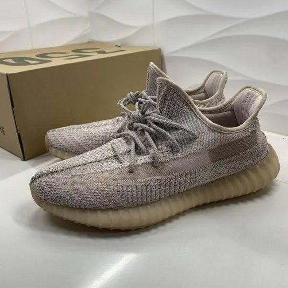 Yeezy Boost 350 V2 Synth - Picture 1 of 2